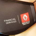 Маска с логотипом Renault Financial Services