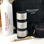 Набор с логотипом ThermoFisher: бутылка, колонка, ручка, поясная сумка и несессер 