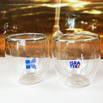 Кружка с логотипом KAMENKA и кружка с логотипом ISRATEK