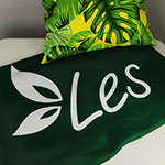 Подушка и плед с логотипом Les