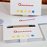 Блокноты со стикерами и обувная ложка с логотипом Амур Интерлаб