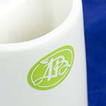 Кружка, ручка в форме сердечка, с логотипом